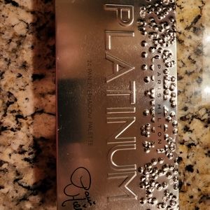 Paris Hilton Platinum 24 pan eyeshadow pallette